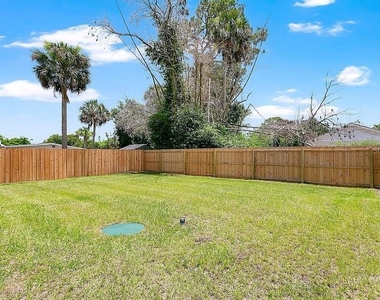 889 Dunbar Street - Photo Thumbnail 20
