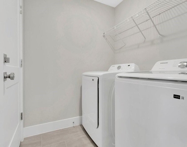 889 Dunbar Street - Photo Thumbnail 15