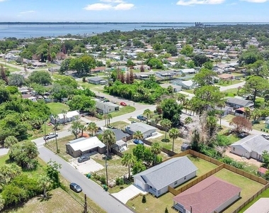 889 Dunbar Street - Photo Thumbnail 23