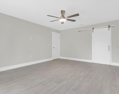889 Dunbar Street - Photo Thumbnail 8
