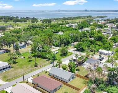 889 Dunbar Street - Photo Thumbnail 24
