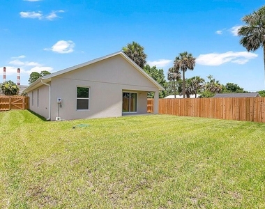 889 Dunbar Street - Photo Thumbnail 19