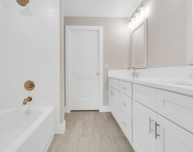889 Dunbar Street - Photo Thumbnail 10