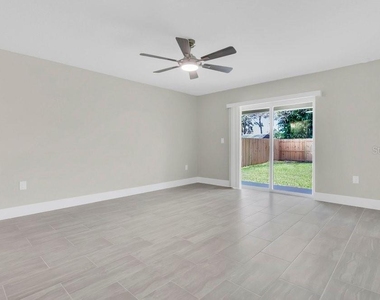 889 Dunbar Street - Photo Thumbnail 7