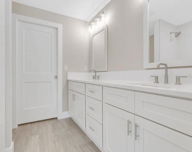 889 Dunbar Street - Photo Thumbnail 9