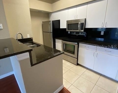 5028 Park Central Drive - Photo Thumbnail 3