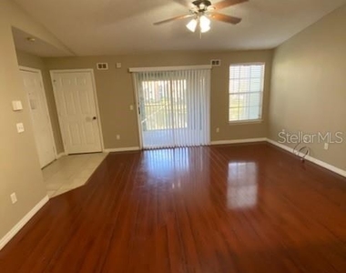 5028 Park Central Drive - Photo Thumbnail 4