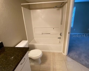 5028 Park Central Drive - Photo Thumbnail 13