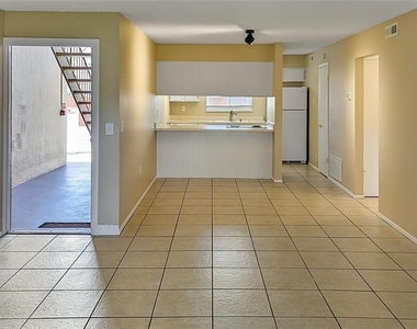 1000 Lake Of The Woods Boulevard - Photo Thumbnail 4