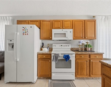 334 Brayton Lane - Photo Thumbnail 4