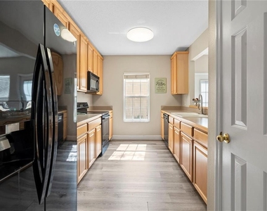932 Pawstand Road - Photo Thumbnail 5