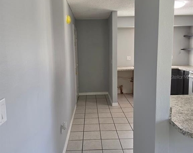 2526 S Oak Avenue - Photo Thumbnail 5