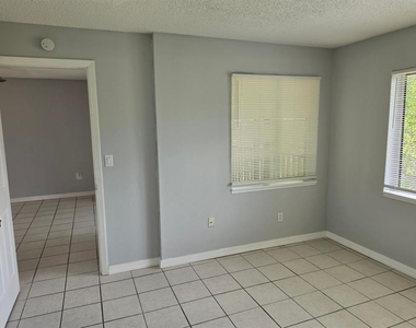 2526 S Oak Avenue - Photo Thumbnail 18