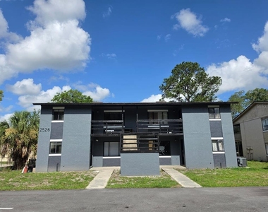 2526 S Oak Avenue - Photo Thumbnail 26
