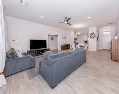 886 Euclid Road - Photo Thumbnail 3