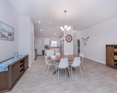 886 Euclid Road - Photo Thumbnail 8