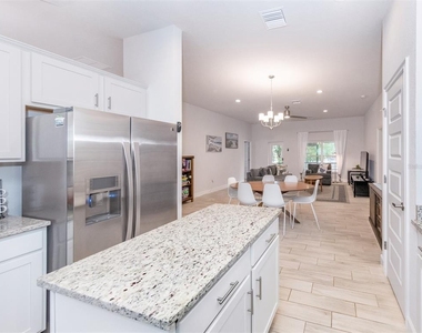 886 Euclid Road - Photo Thumbnail 15