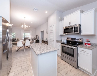 886 Euclid Road - Photo Thumbnail 18