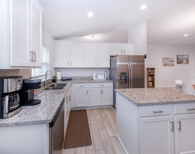 886 Euclid Road - Photo Thumbnail 17
