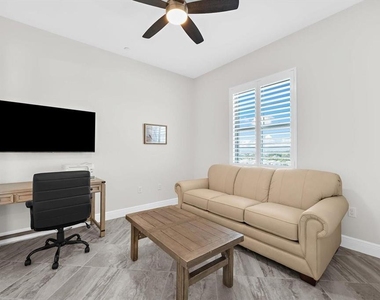 507 Tamiami Trail N - Photo Thumbnail 9