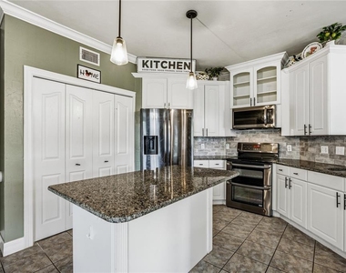11516 Nw 16th Place - Photo Thumbnail 11