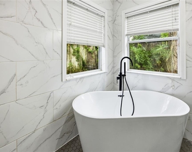 11516 Nw 16th Place - Photo Thumbnail 22