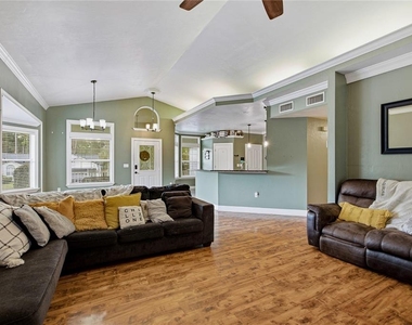 11516 Nw 16th Place - Photo Thumbnail 8