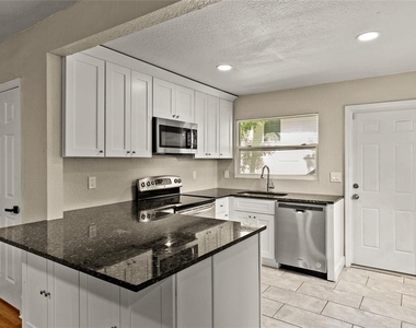2329 7 Street S - Photo Thumbnail 20