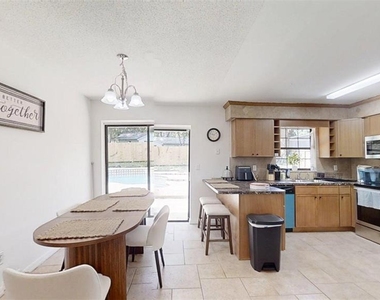 3740 Ne 5th Street - Photo Thumbnail 7