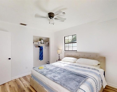 3740 Ne 5th Street - Photo Thumbnail 15