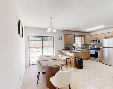 3740 Ne 5th Street - Photo Thumbnail 20