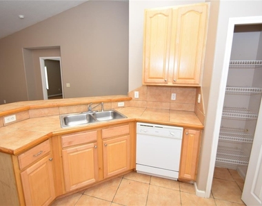7 Ryarbor Drive - Photo Thumbnail 9