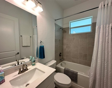 13372 Journal Lane - Photo Thumbnail 4