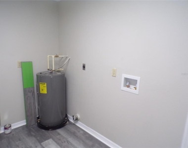 1088 Melville Road - Photo Thumbnail 25