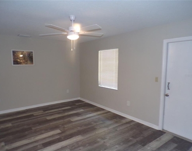 1088 Melville Road - Photo Thumbnail 9