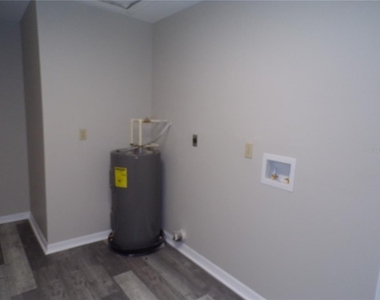 1088 Melville Road - Photo Thumbnail 17