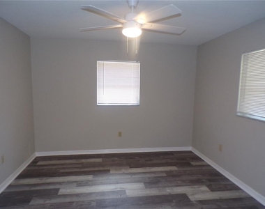 1088 Melville Road - Photo Thumbnail 28