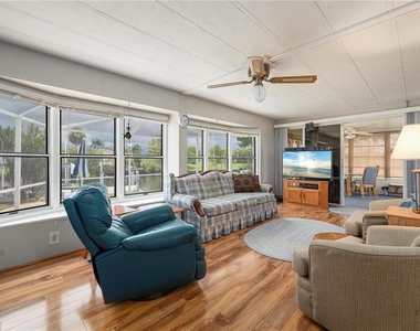 731 Tangerine Court - Photo Thumbnail 16