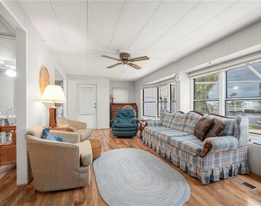 731 Tangerine Court - Photo Thumbnail 15