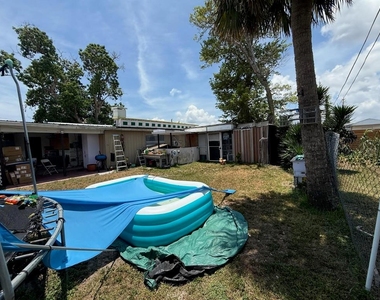 21234 Gladis Avenue - Photo Thumbnail 4