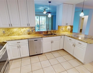 255 W End Drive - Photo Thumbnail 4