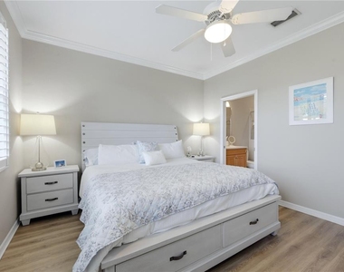 490 Montelluna Drive - Photo Thumbnail 16