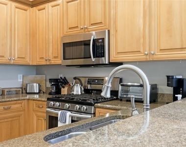 490 Montelluna Drive - Photo Thumbnail 13