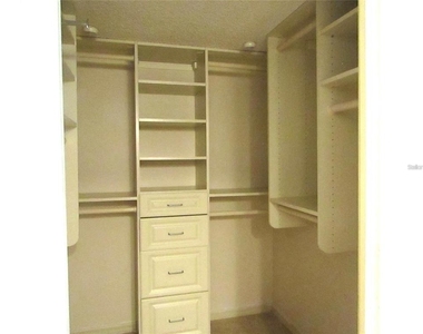 4434 Weybridge - Photo Thumbnail 19