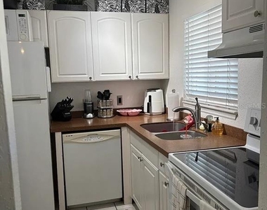 1605 Leisure Drive - Photo Thumbnail 4