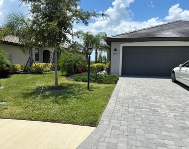 5410 Mystic Water Cove - Photo Thumbnail 14