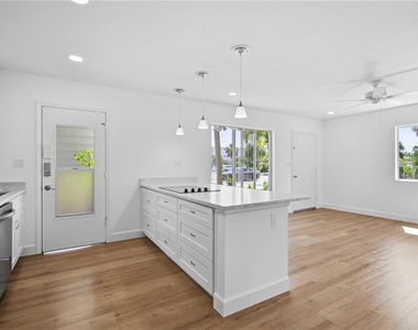765 John Ringling Boulevard - Photo Thumbnail 4