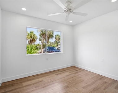 765 John Ringling Boulevard - Photo Thumbnail 13