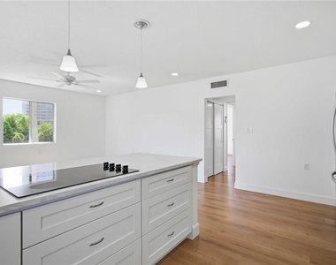 765 John Ringling Boulevard - Photo Thumbnail 2