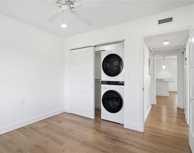 765 John Ringling Boulevard - Photo Thumbnail 14